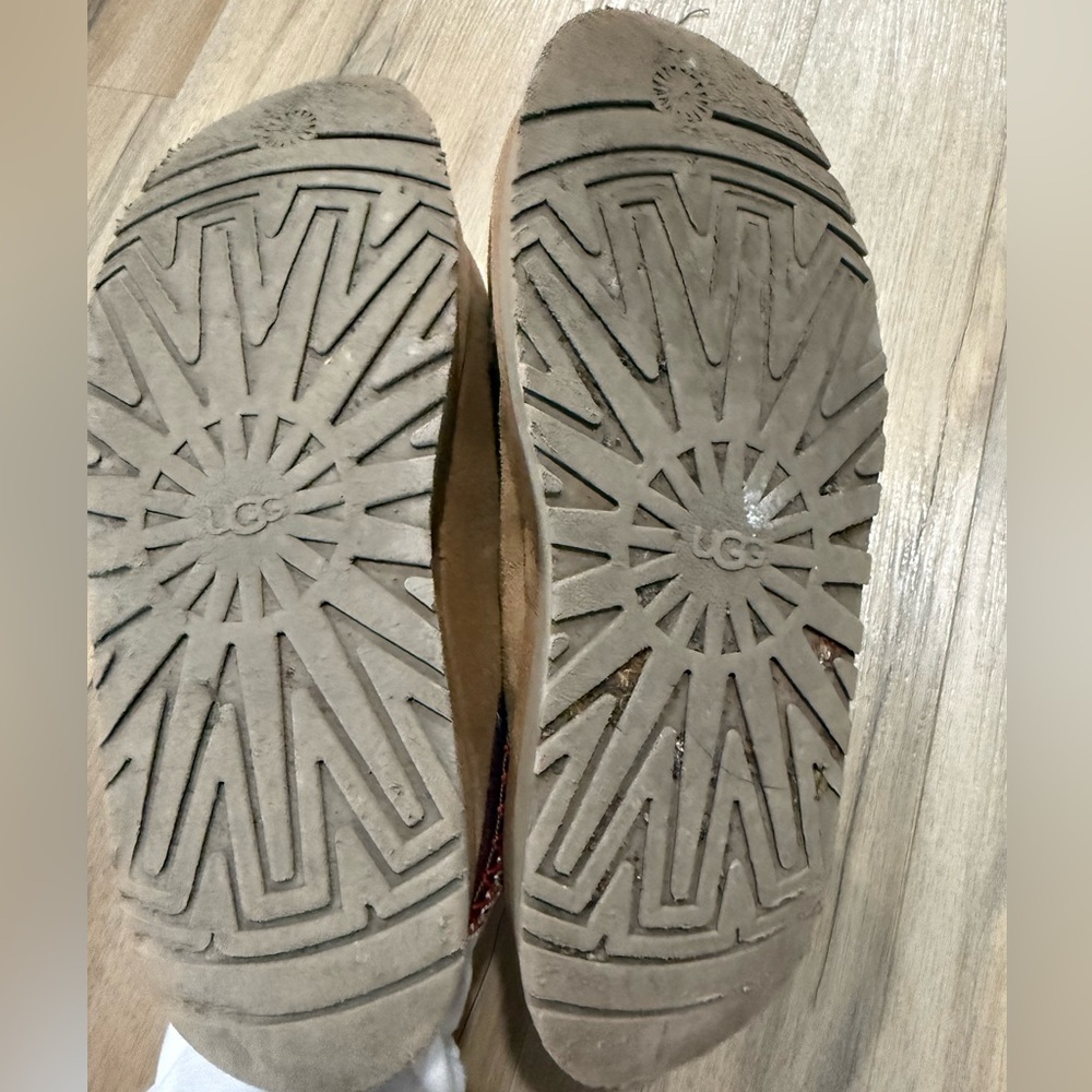 UGG tazz slide size 9 - Picture 5 of 5